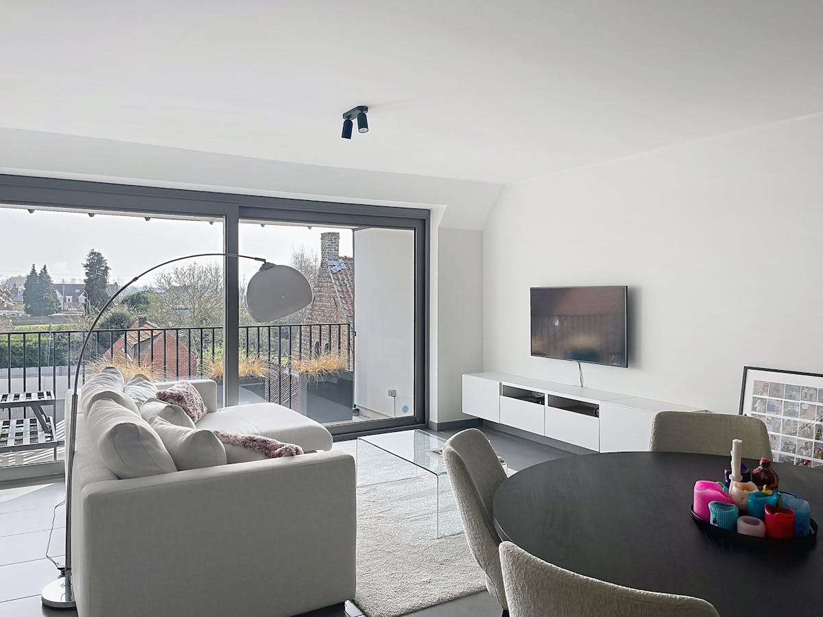 Zeer ruim appartement met 3 slaapkamers te huur in Moerkerke - foto 2