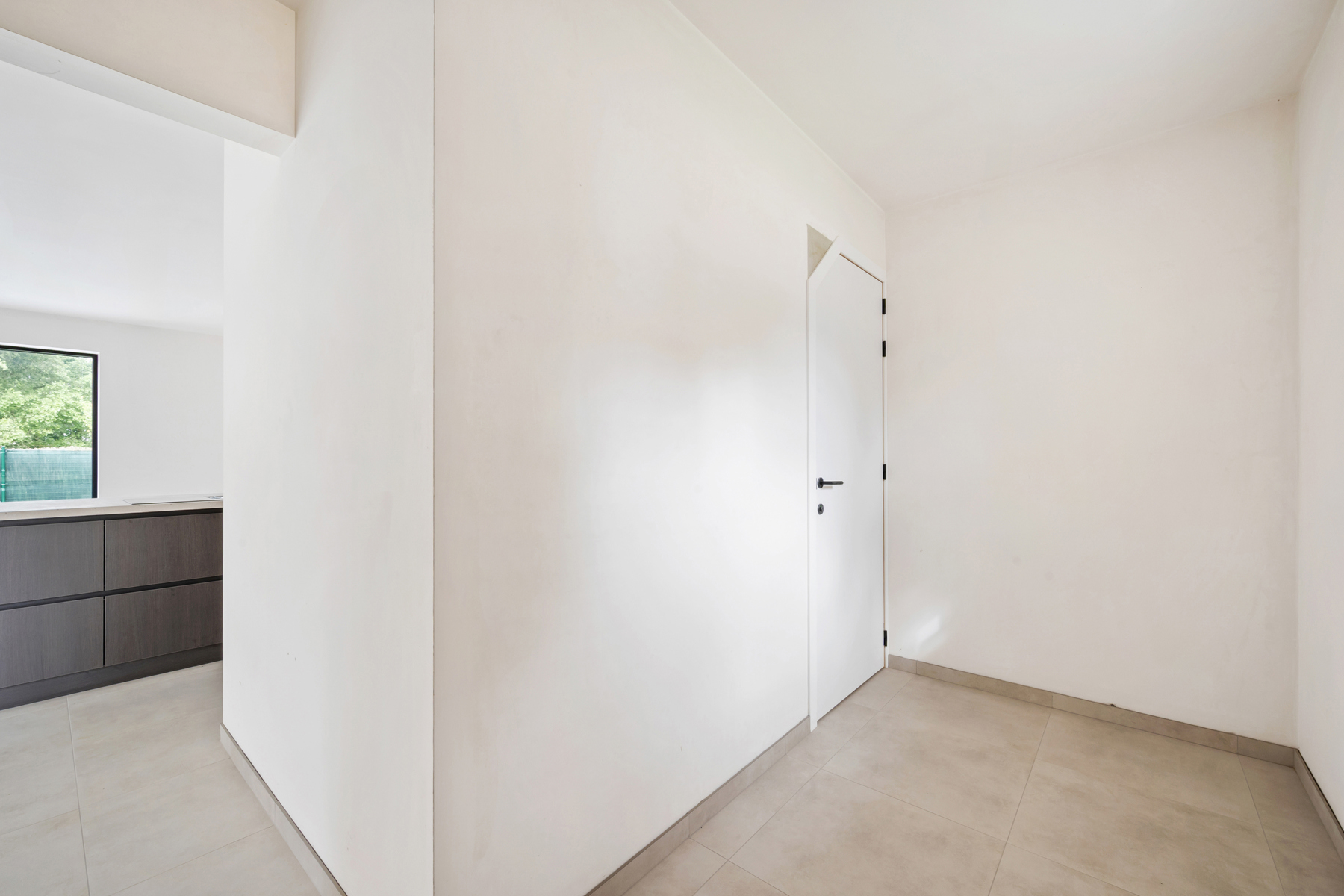 Alleenstaande woning (4 slpk) met 2 badkamers, carport én zonnige tuin - foto 4