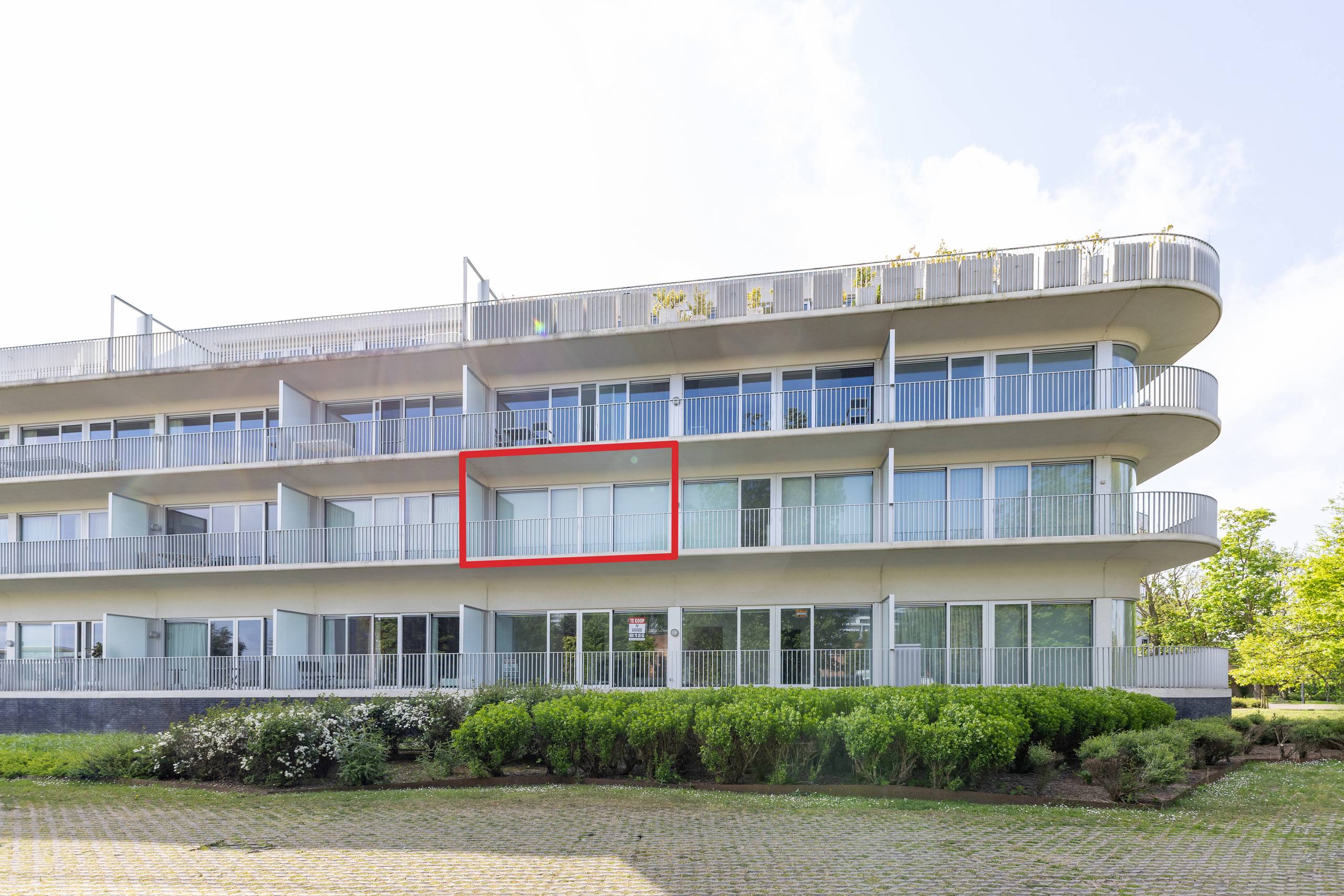 Lichtrijk appartement te koop met 3 slaapkamers in Oostende! - foto 1