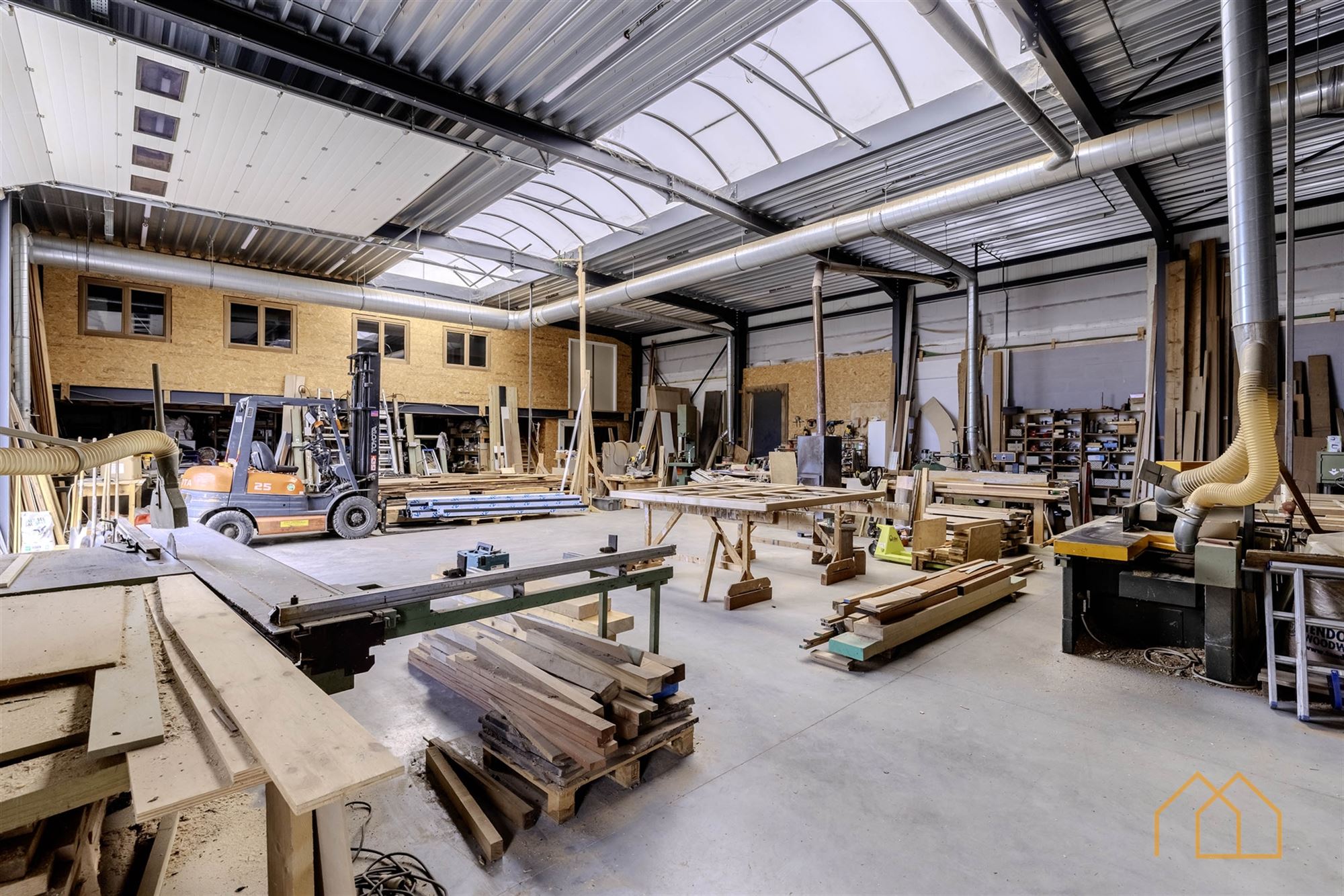 Ingerichte schrijnwerkerij van 400m² - foto 5