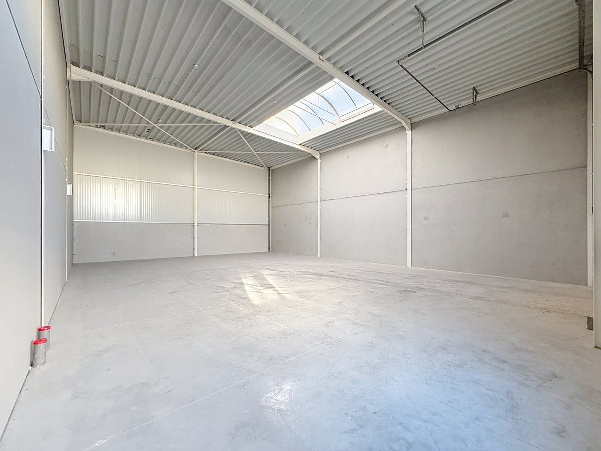 Unité PME récemment construite (216 m²) à louer à Evergem - photo 2