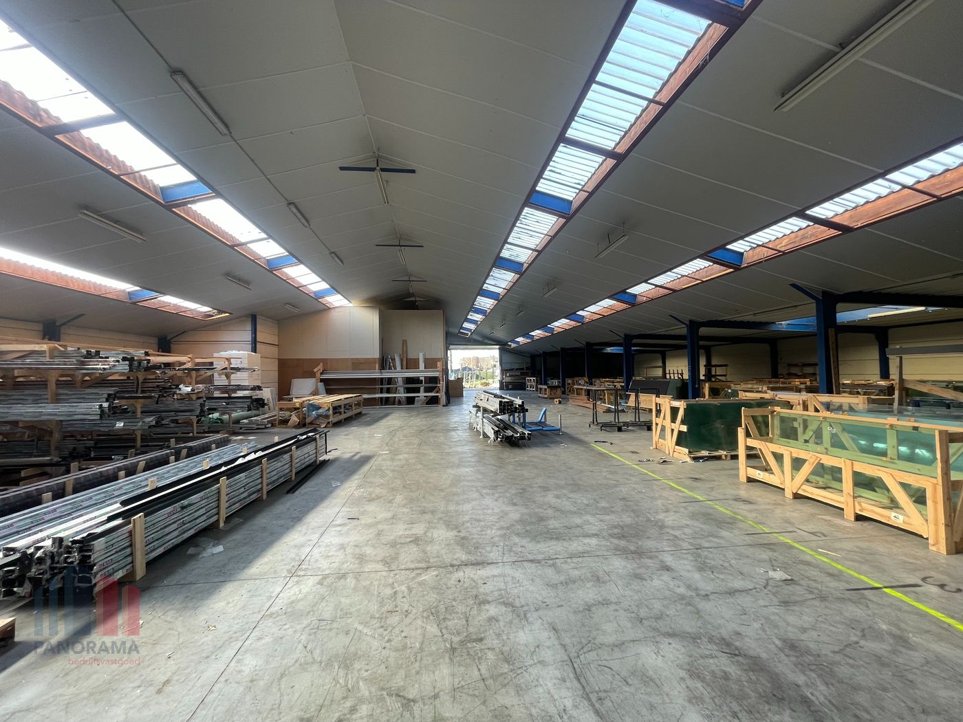 1.130 m² magazijn met kantoor en 500 m² buitenterrein - foto 5