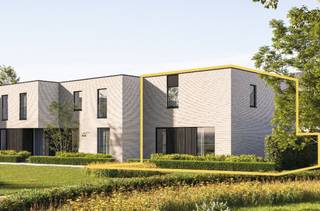 Deze halfopen moderne nieuwbouwwoning (lot 11) wordt gerealiseerd in een residentiële omgeving aan een nieuwe invalsweg van de Warandestraat.<br /><br />De woning heeft een plat dak en 2 volwaardige bouwlagen. Je geniet van 3 slaapkamers, een bergruimte, een badkamer met bad, douche en dubbele wastafel, en 2 aparte toiletten. De leefruimte beneden omvat een open keuken met eiland, een eet- en zithoek, en eventueel een bureauhoek. Naast de keuken is een handige wasplaats voorzien. De gevel wordt afgewerkt met een grijze steen, houten bekleding en zwart buitenschrijnwerk. De woning staat op een perceel van 311m² en bij de woning hoort een vrijstaande carport. Een grote troef is de zuidwest gerichte tuin met berging en een woning met duurzame technieken. Uitgerust met een geothermische warmtepomp en vloerverwarming. Zo geniet je het hele jaar door van een ideaal binnenklimaat. De vloerverwarming is aangenaam warm in de winter en zorgt voor verkoeling in de zomer.<br /><br />Dit nieuwbouwproject vormt een residentiële buurt in het centrum van Moorsele met aandacht voor comfort, de natuur en rust. Niet alleen voorziet het project in groenzones, maar ook een wandel- en fietspad waardoor je makkelijk zonder wagen op pad kan. Bijvoorbeeld naar het Kasteel van Moorsele of het Groen Lint Park vlakbij. Daarbij zijn er supermarkten op wandelafstand.<br /><br />Deze prijs is exclusief kosten en btw, bekijk de transparante ALL-IN prijzen voor een volledig afgewerkte en instapklare woning, inclusief alle kosten (notariskosten, aansluitkosten, verkooprecht en btw) op onze website: <strong> https://www.dumobil.be/nl/woonprojecten/projecten/moorsele </strong>Of vraag vrijblijvend informatie via onze bouwadviseur <strong>Sam Borrey: sam@dumobil.be | 0483 210 133</strong>.