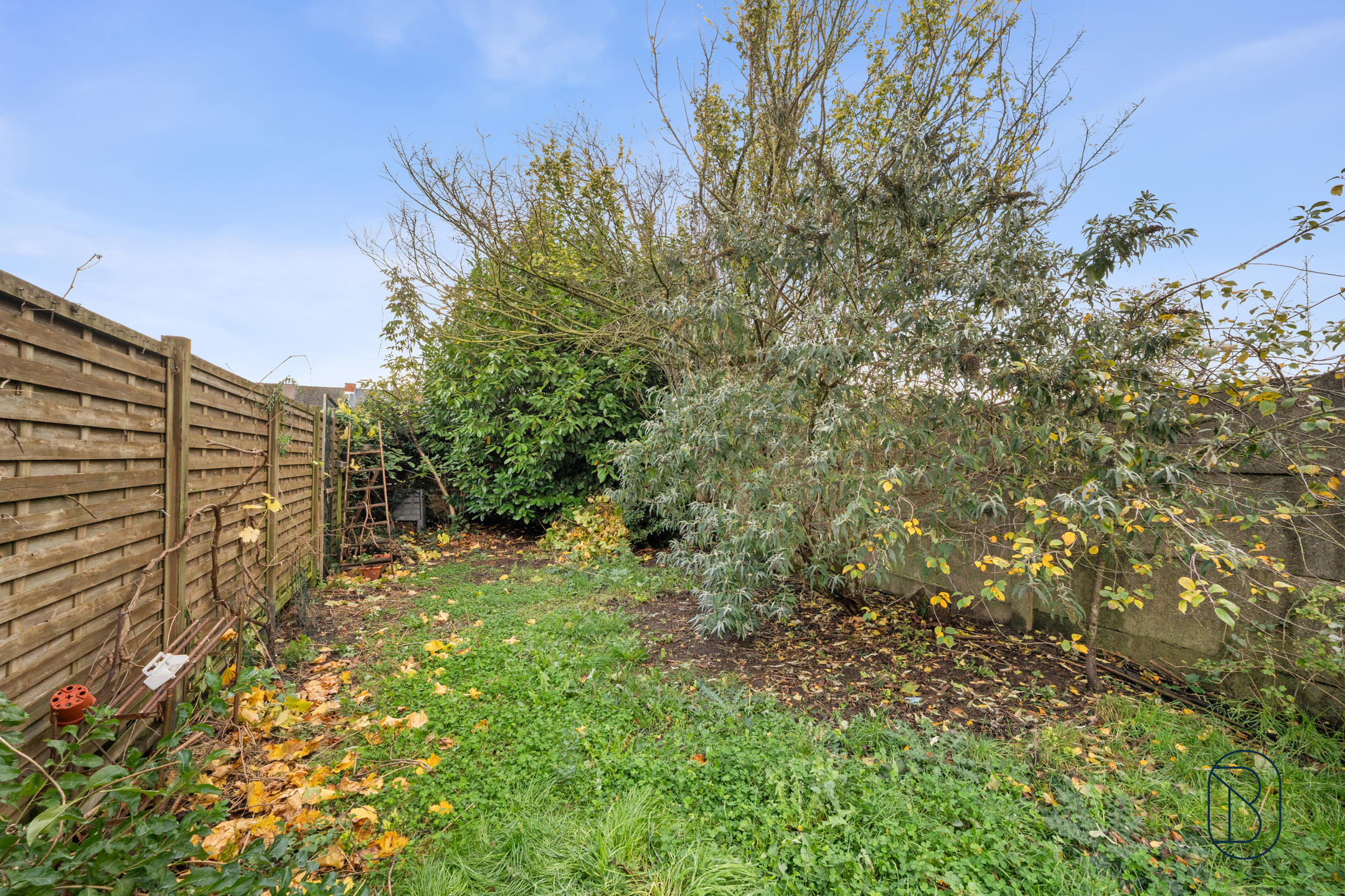 Goedgelegen degelijke grote woonst met TUIN.  - foto 2