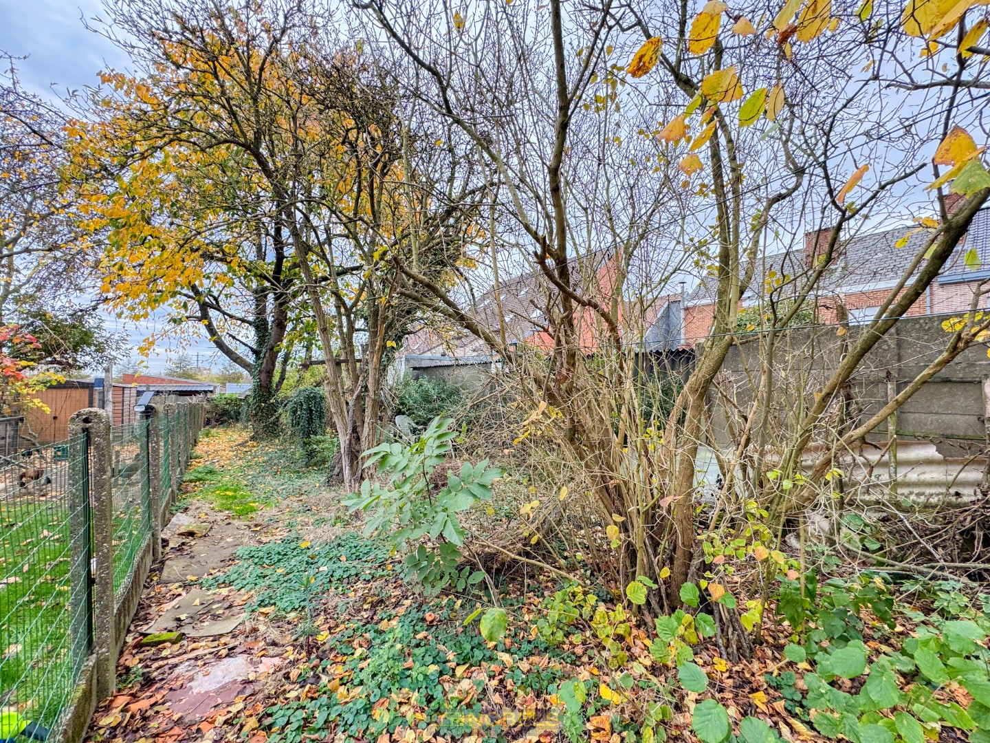 Te koop, Te renoveren halfopen bebouwing met diepe tuin te Herzele! - foto 3