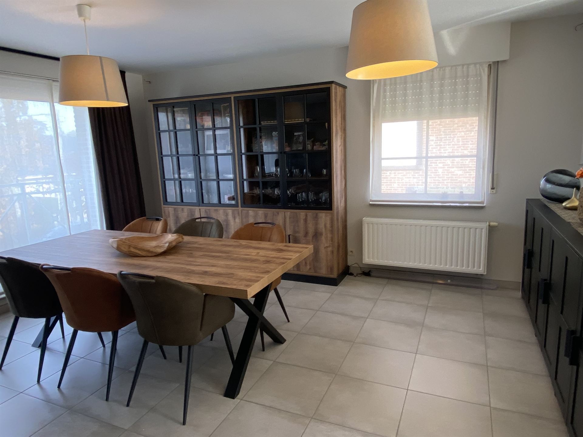 Appartement met 2 slaapkamers, terras en garage - foto 2