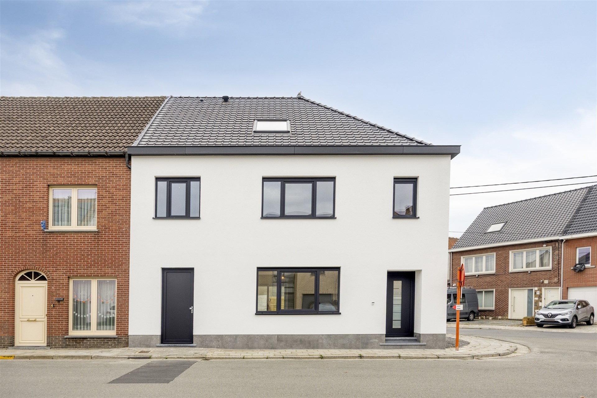 Moderne woning met 4 slaapkamers te Sint-Lievens-Houtem - foto 1