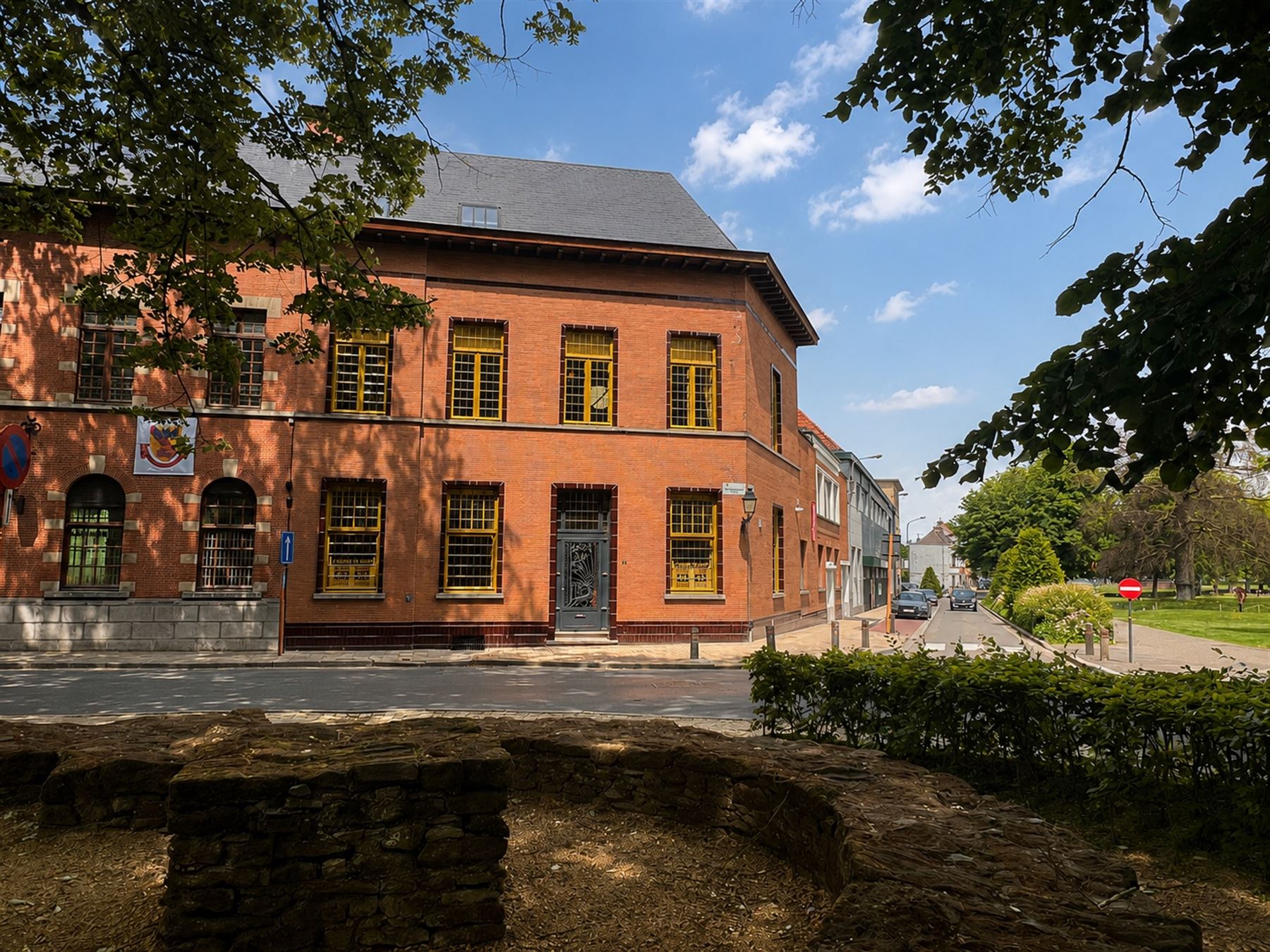 Karaktervol gerenoveerd burgerhuis met atelier - foto 1