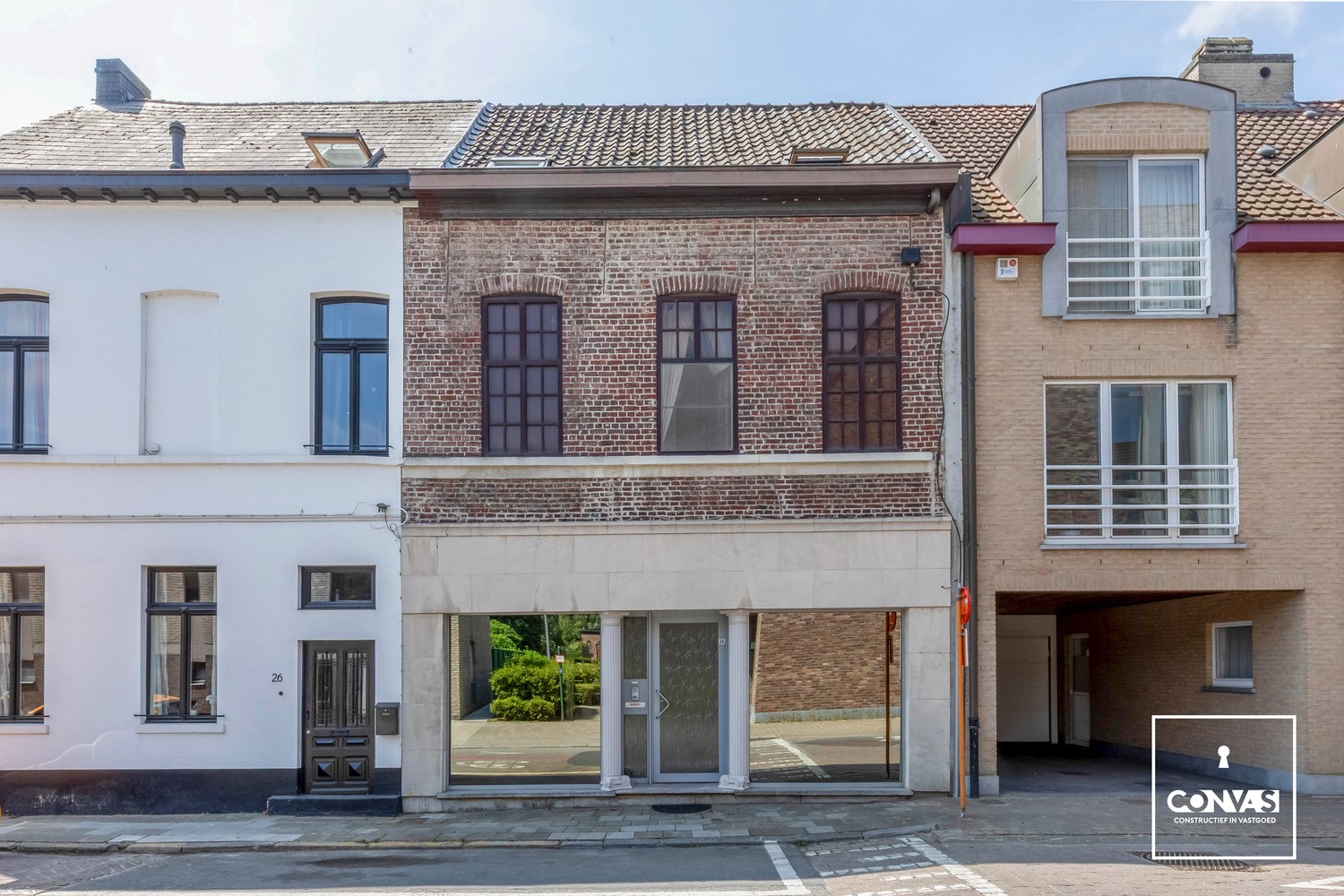 Goedgelegen woning met 4 slaapkamers en 3 badkamers - foto 1