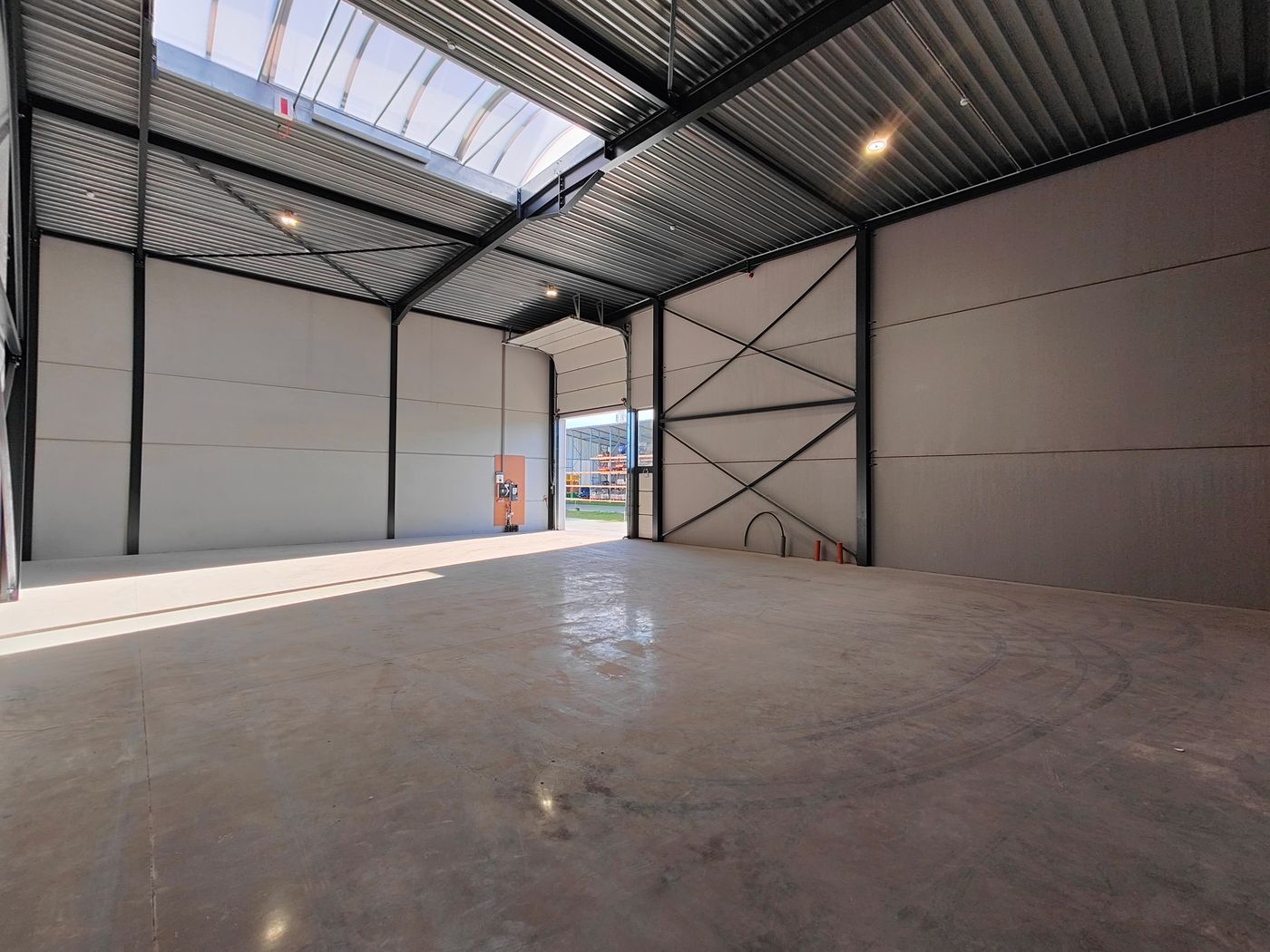 262 m² nieuwbouw KMO-unit op 3 km van E40 - photo 3