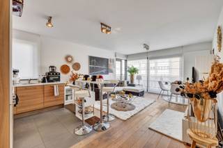 Voor meer info of een bezoek, bel 053 59 49 34 - Op een gunstige locatie te Oudergem, bevindt zich dit instapklare appartement met bouwjaar 2011 op...