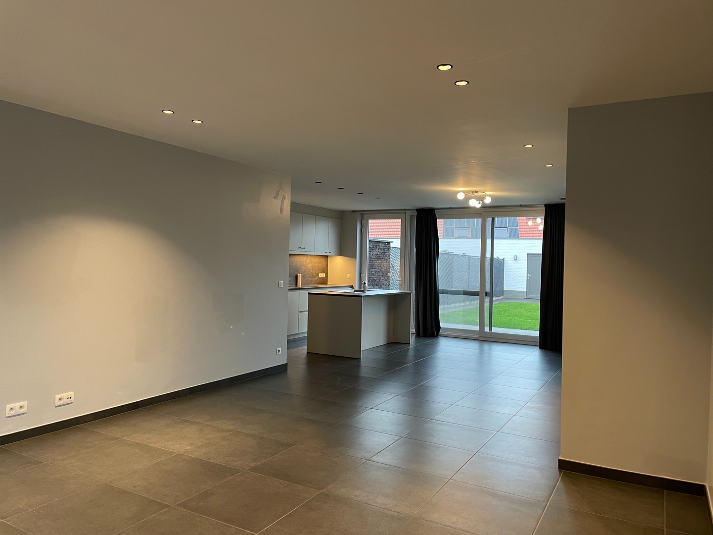 Recent en verzorgde hoekwoning met 2 parkeerplaatsen en garage - foto 5