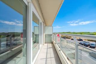 Volledig gerenoveerd appartement met 2 aparte slaaphoeken te koop te Middelkerke, Zeedijk 22. Het appartement situeert zich op de tweede...
