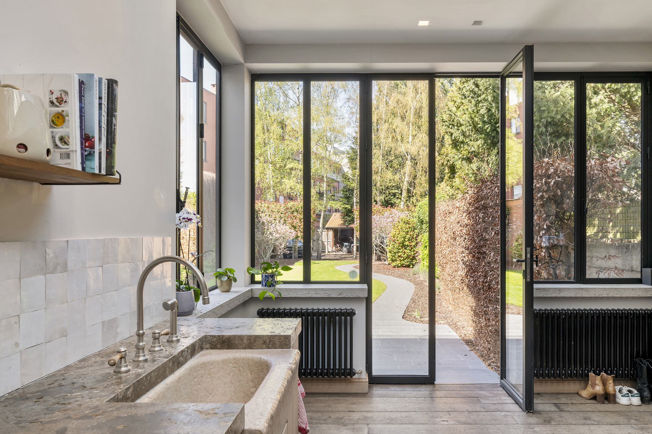 Charmant Authentiek Herenhuis in het centrum van Brasschaat! - foto 4