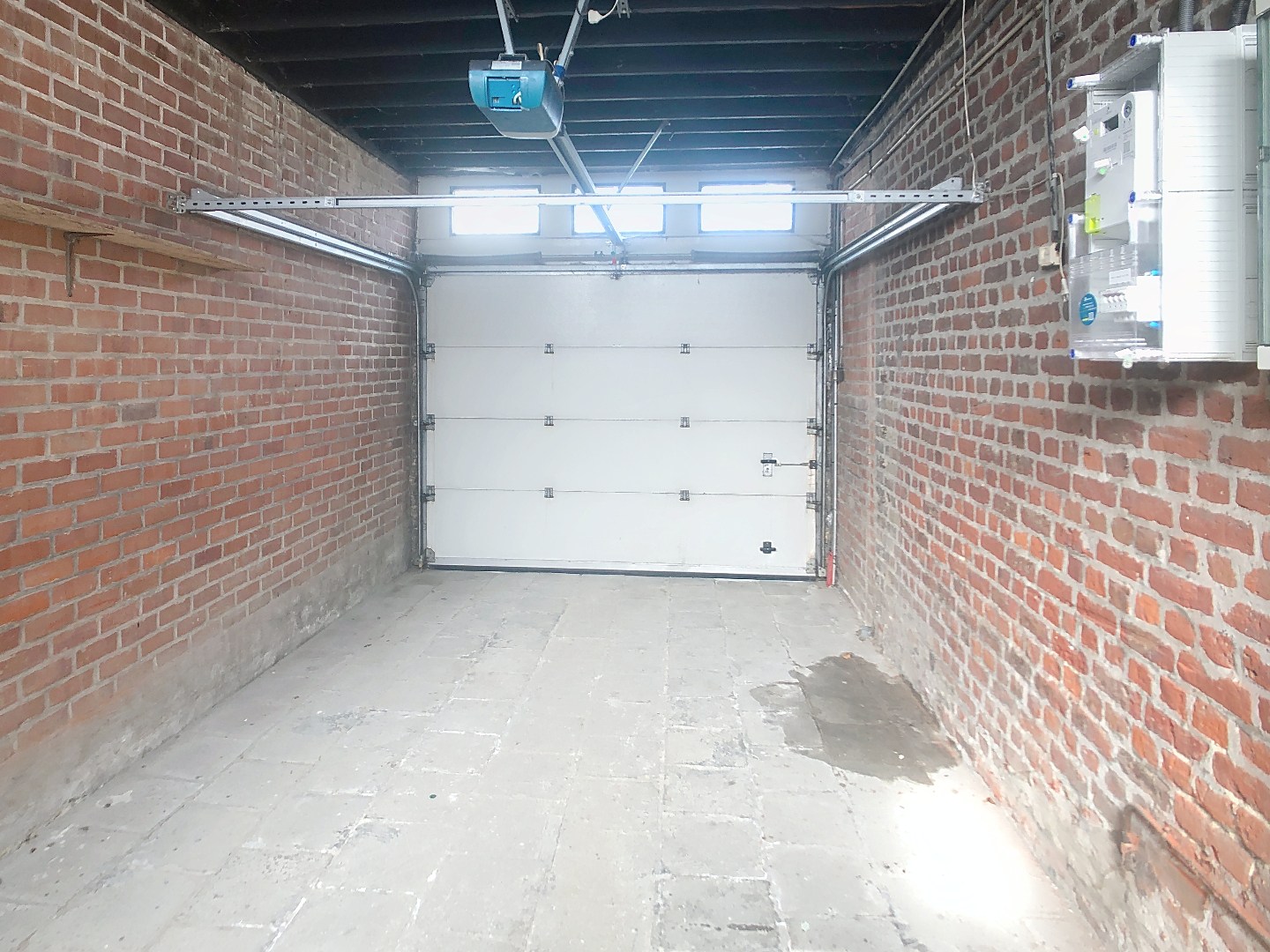 Woning met 2 slaapkamers, garage , berging en grote tuin - foto 5
