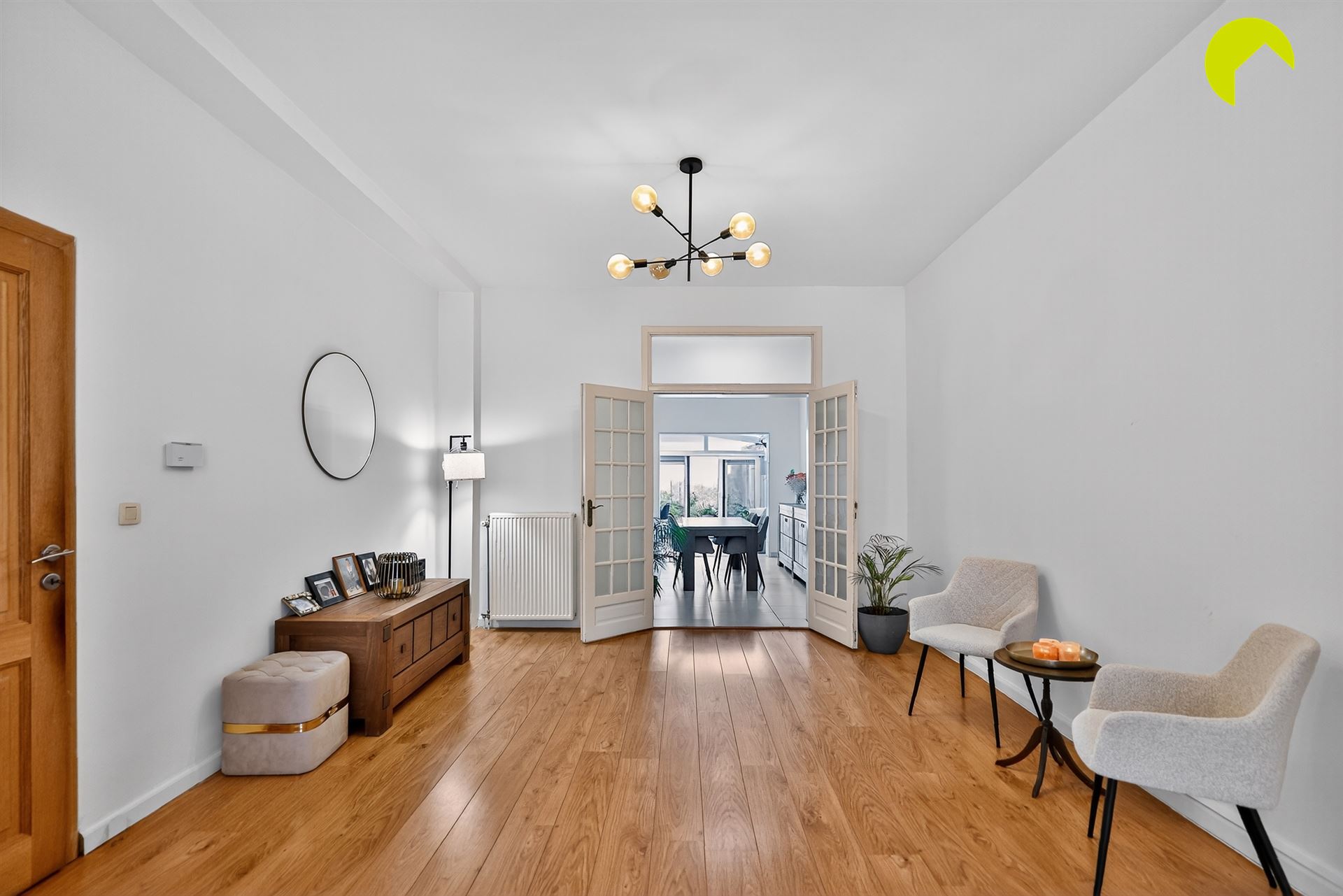 Ruime woning met 4 slaapkamers, 2 badkamers en 2 keukens - foto 4