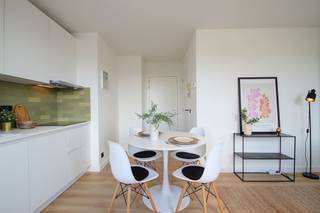 Appartement au rez-de-chaussée, prêt à être emménagé et élégamment rénové, dans un endroit facilement accessibleDécouvrez cet appartement entièrement...