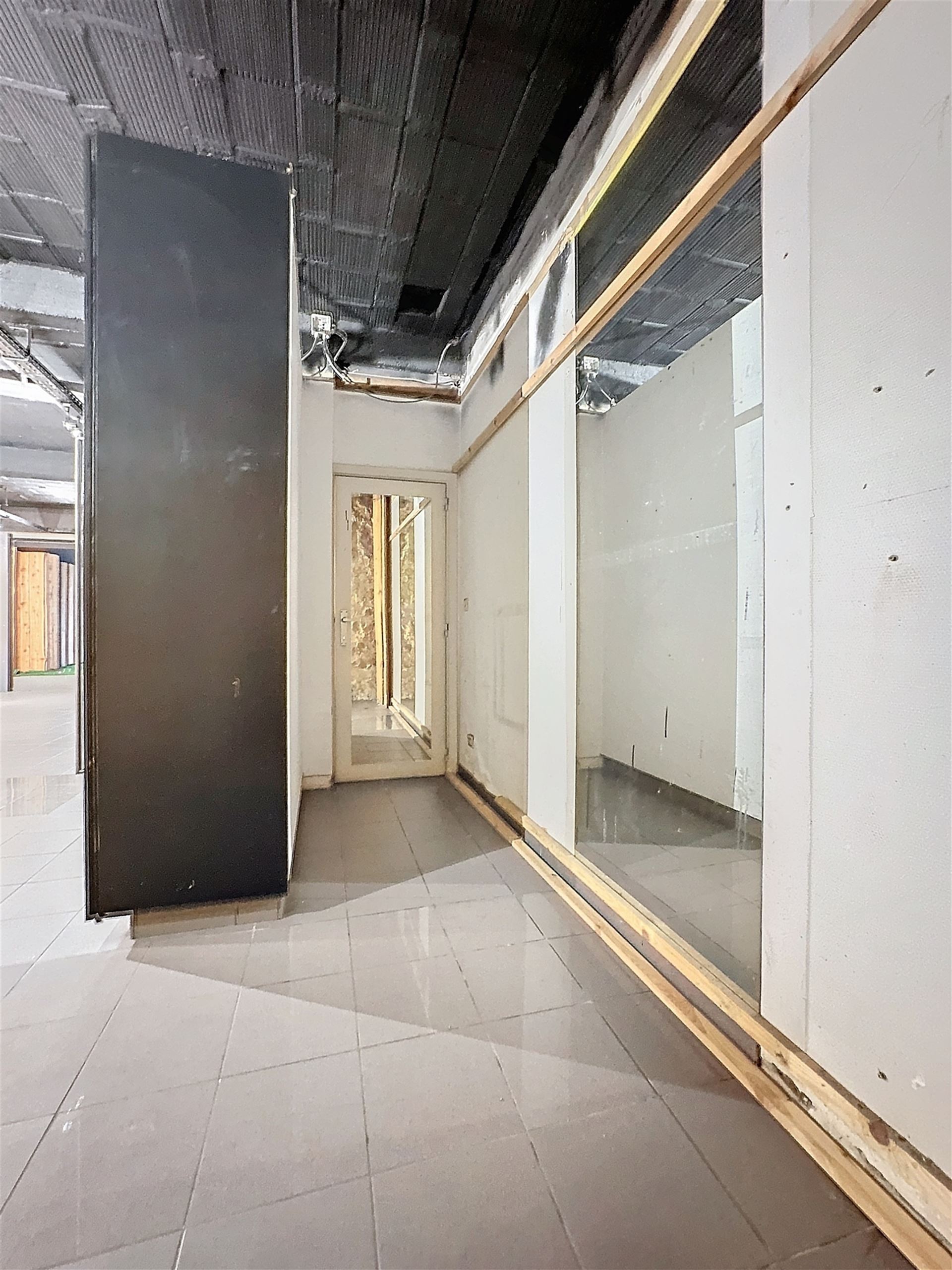 Commercial for rent in Roeselare - photo 5