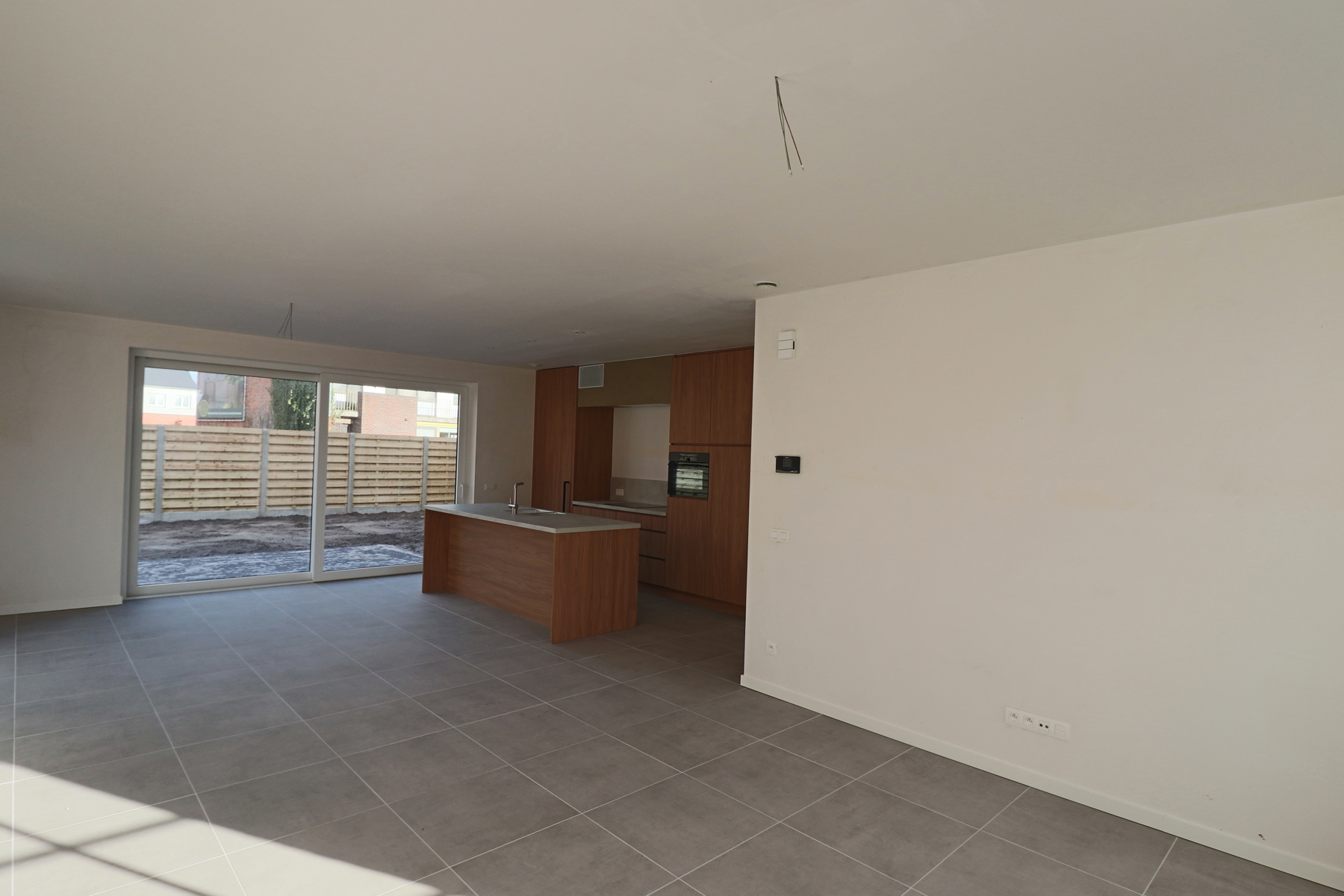 Ruime gezinswoning (ca 245 m²) met 4 slaapkamers op perceel van ca. 303 m². - foto 5