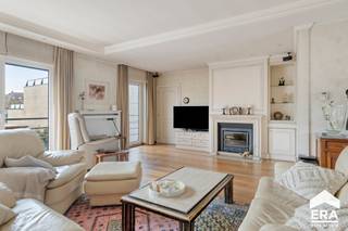 it prachtig en uitzonderlijk ruim duplexappartement is centraal gelegen in Lommel, op wandelafstand van winkels, scholen, horeca en openbaar...