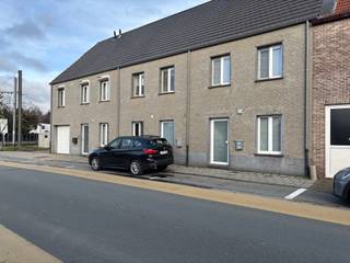 Woning met 3 slaapkamers en tuin in het centrum van Tielen.Scholen en winkels liggen op wandelafstand. Het NMBS-station ligt op slechts een...