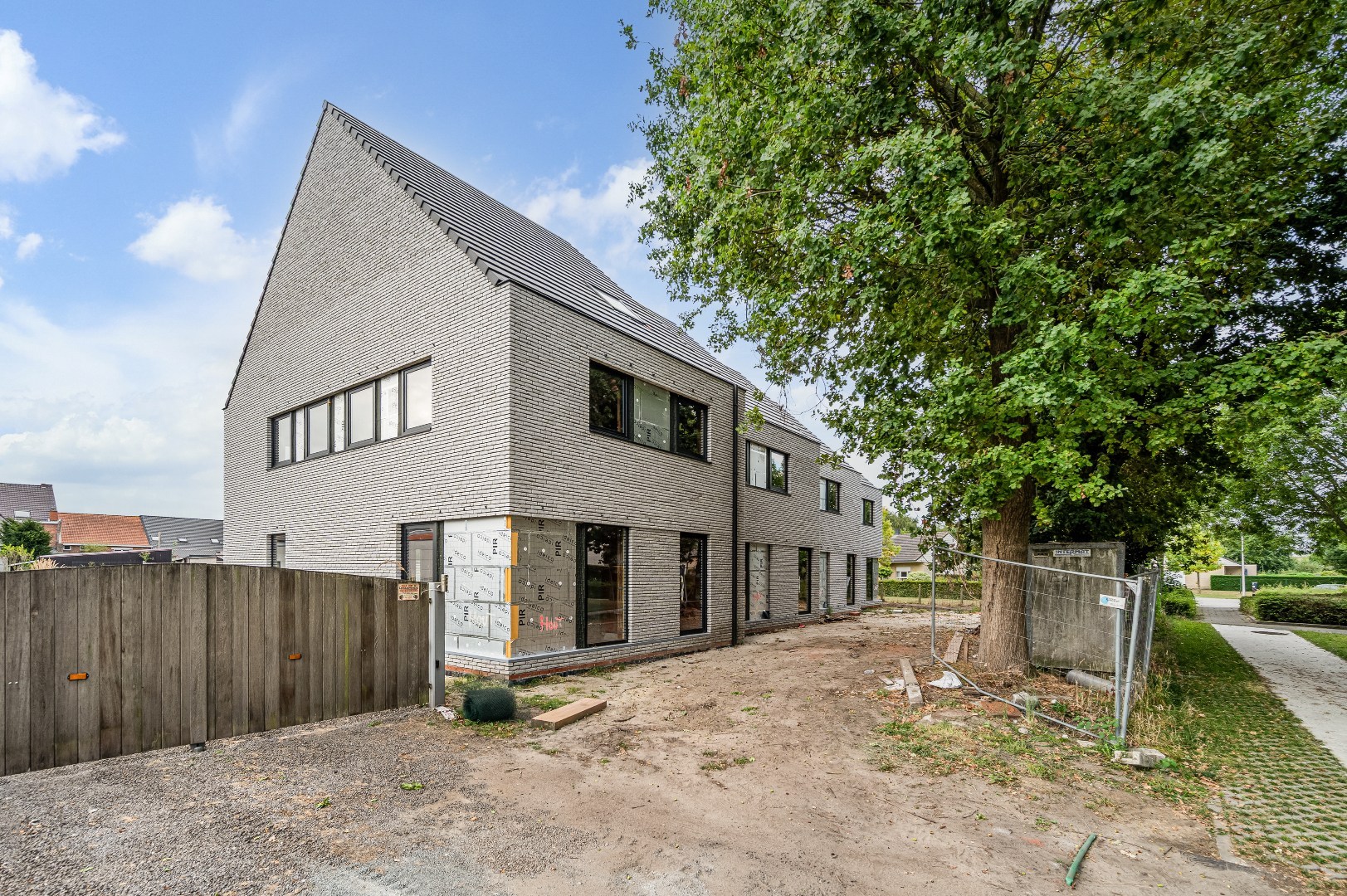 Nieuw gesloten BEN-woning in een doodlopende straat, aan een groenzone - foto 4