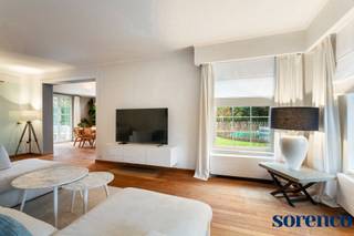 Charmante villa met zwembad op 891m² grond met een zonnige zuid-westgerichte tuin, gelegen in de gegeerde Elsdonckwijk te Wilrijk, nabij...