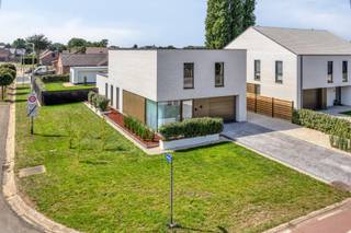 Zeer exclusieve energieneutrale nieuwbouwvilla (253 m2) met 3 slaapkamers, verwarmd zwembad en poolhouse gelegen te Paal (Beringen) op 8a21caGelegen...