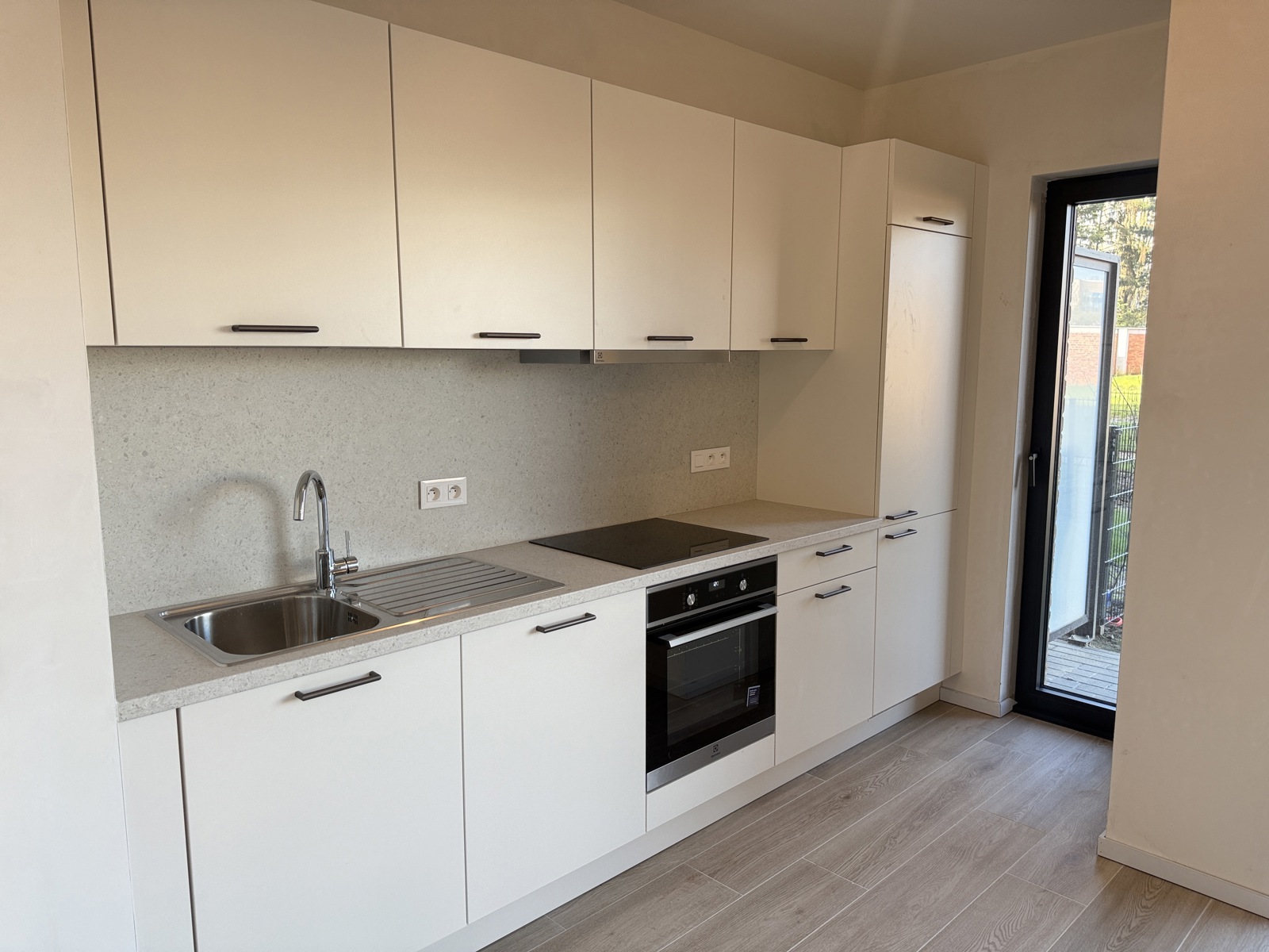 Praktisch ingerichte studio met privatieve tuin en terras - foto 3