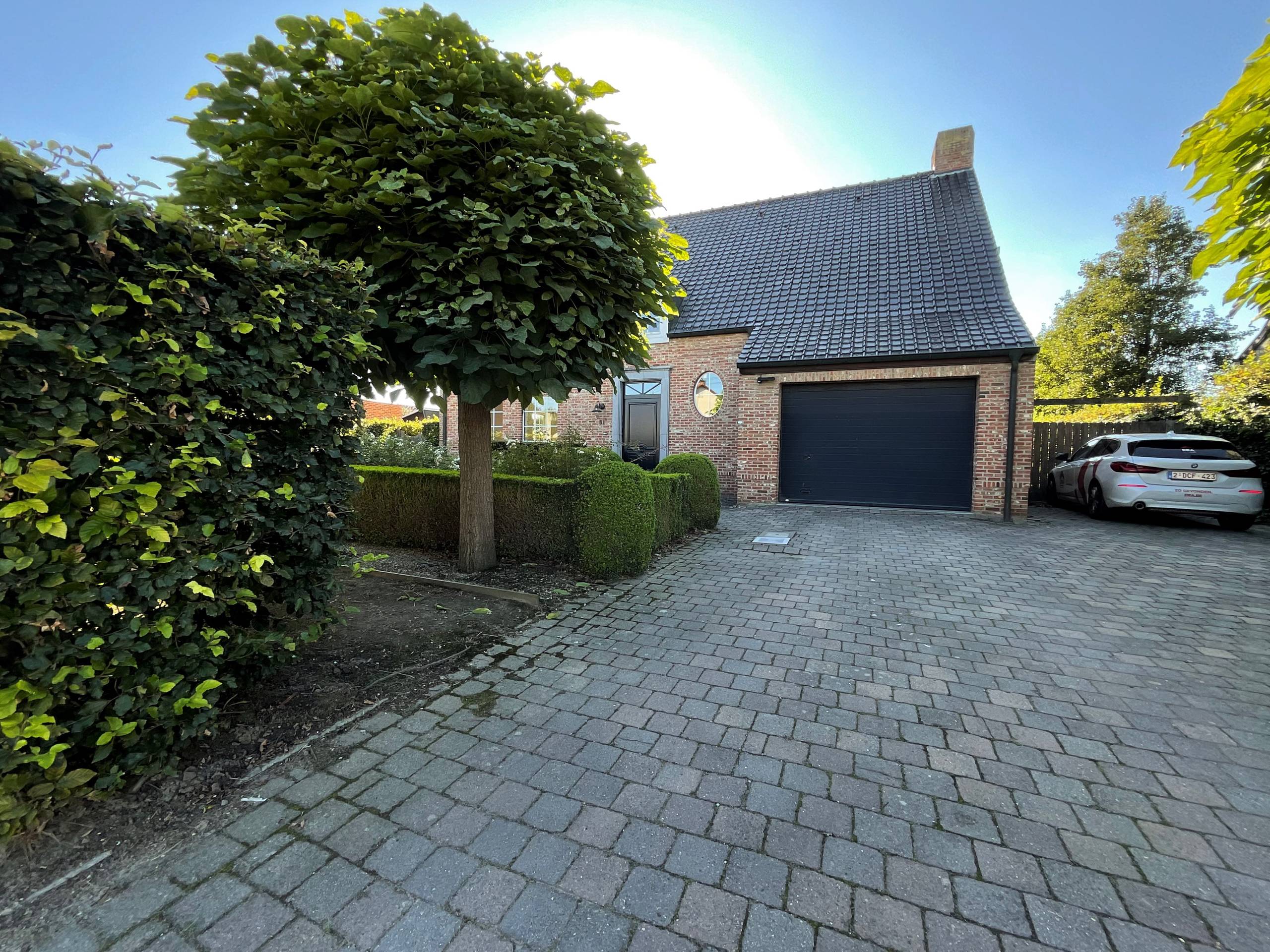 Prachtige villa met grote tuin en open zicht in Emblem - foto 1
