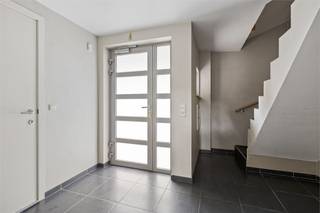 Deze instapklare bel-étage woning is gelegen aan de stadsrand van Tongeren, op wandelafstand van winkels, scholen en het openbaar vervoer. Naast...