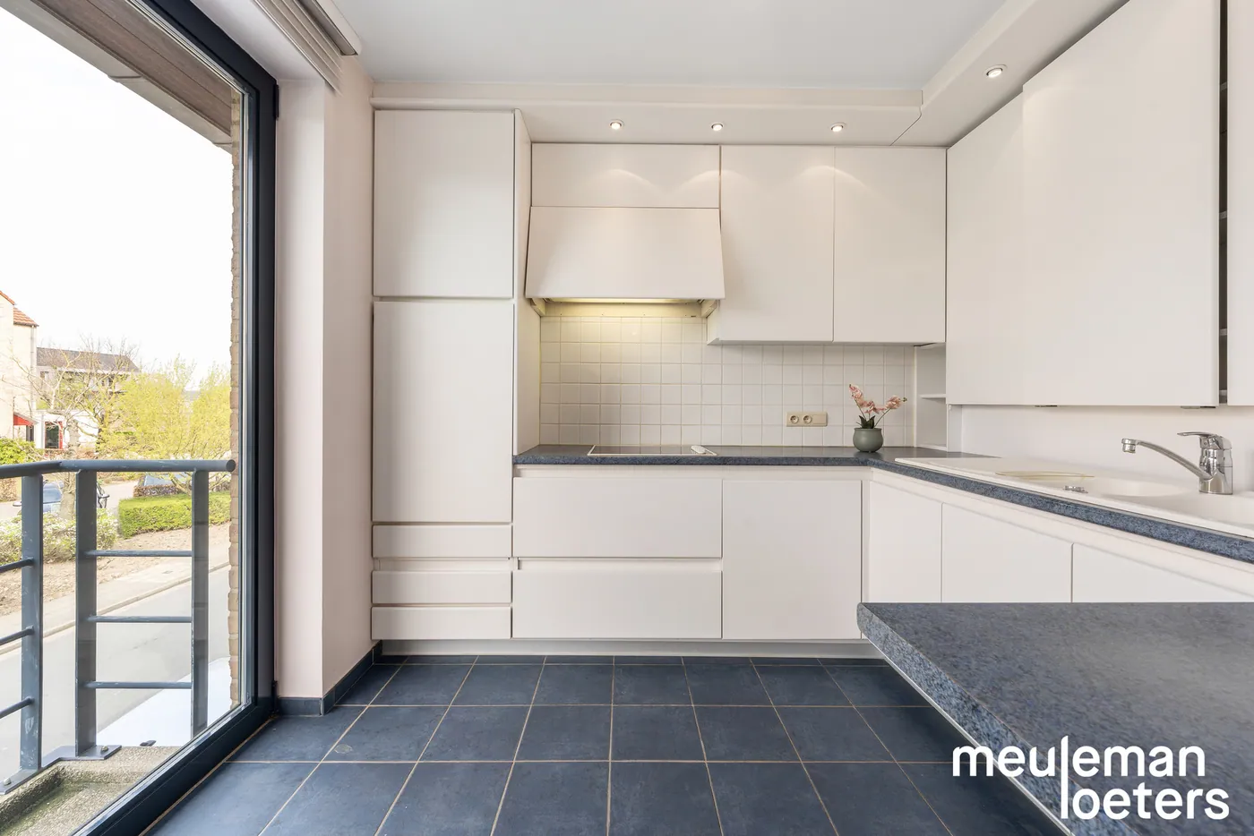 Lichtrijk duplex appartement met ruime inpandige garage en ruim terras  - foto 4