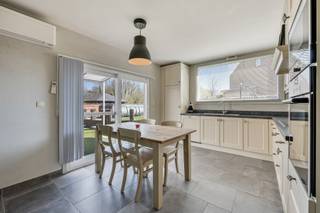 Gezellige gezinswoning met tuin én ruimte voor zelfstandige activiteitIn het landelijke Aspelare kan u deze charmante gerenoveerde woning terugvinden...