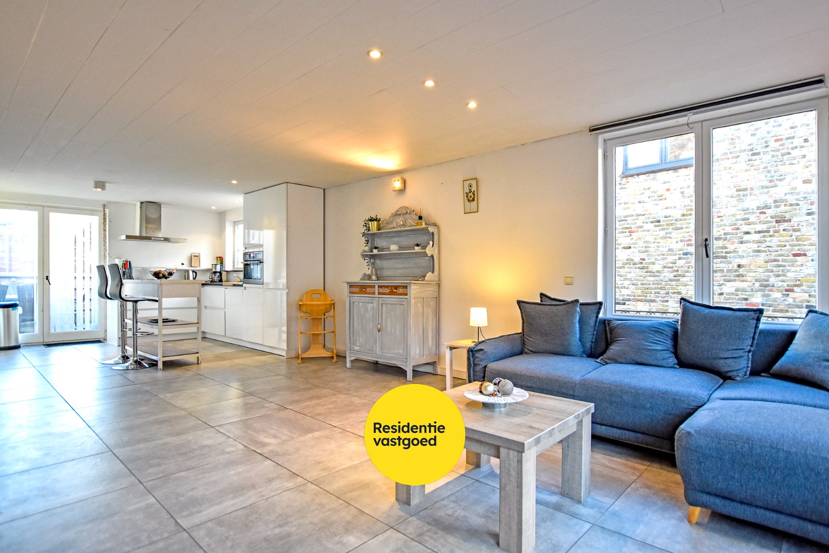 Ruime half open bebouwing te centrum Veurne! - foto 1