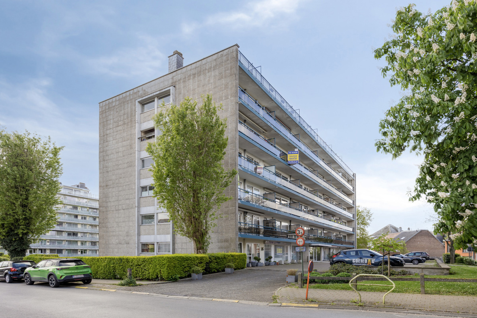 Gerenoveerd appartement met twee slaapkamers en parking - foto 2