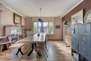 Indeling:Gelijkvloers:- inkomhal- lichtrijke leefruimte met gezellige haard- bureauruimte- berging- keuken- toiletVerdiep 1: - slaapkamer...