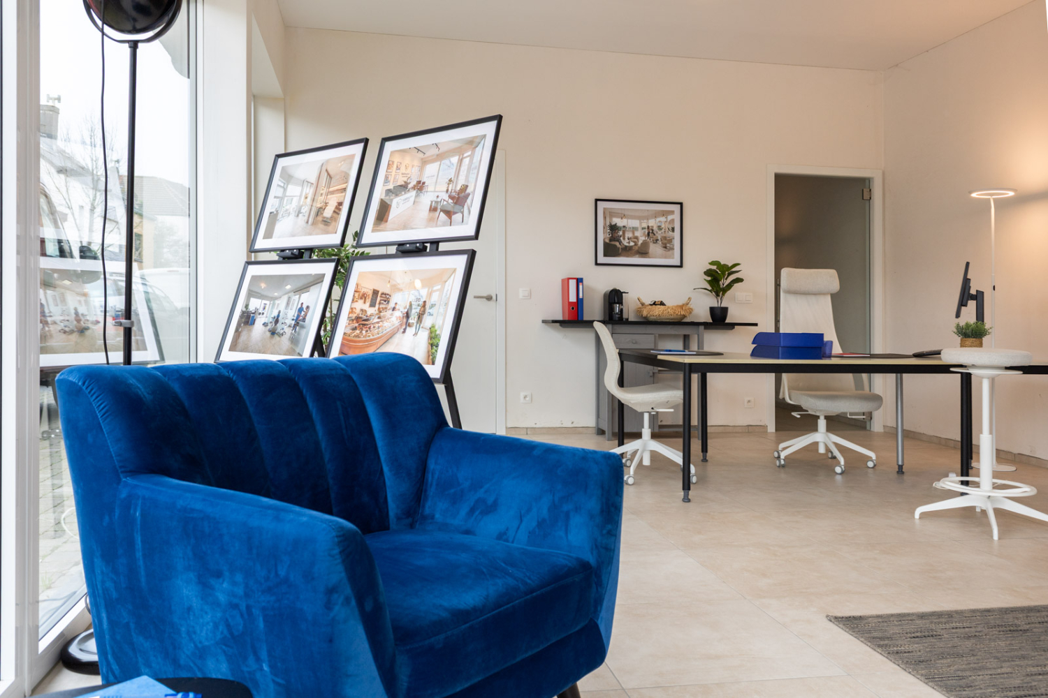 Instapklaar handelspand met vitrine op hoeklocatie – ideaal voor praktijk, kantoor, winkelruimte of investering (55 m²) - foto 2