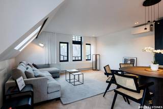 Villa appartement ‘The Attick’ bevindt zich op de twee bovenste verdiepingen van de kasteelvilla.Dit prachtige duplex-appartement (A8) is gelegen op...