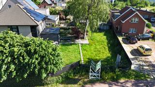 <p>Bouwgrond (412m2) voor een half open bebouwing tussen Ranst en Wommelgem.</p>
<p><strong>Bouwvoorschriften:</strong><br /><br />- Breedte perceel straatzijde: ca. 8,09m;<br />- Diepte perceel: ca. 52m;<br />- Bouwdiepte gelijkvloers: max. 17m;<br />- Bouwdiepte eerste verdieping: max. 13m;<br />- Voorgevelbreedte: ca. 4,72m;<br />- Kroonlijsthoogte: max 6,50m;<br /><br /><br />Contacteer LISTINGS voor meer informatie.</p>