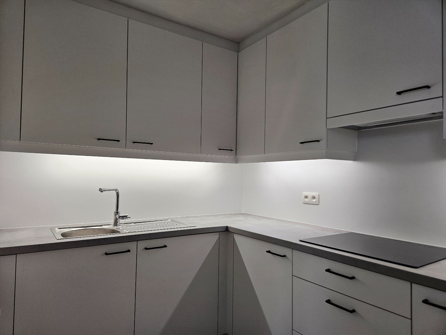 Duplex appartement met 2 ruime slaapkamers in het centrum van Geel! - foto 5