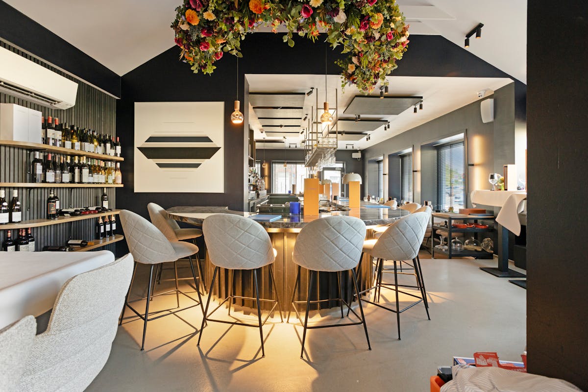 Handelspand te koop met terras en appartement in Loppem - foto 4