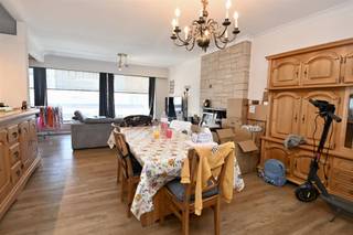 <p>Dit appartement is gelegen in het centrum van Boom op eerste verdieping. Het appartement beschikt over een ruime woonkamer met open keuken, een badkamer, een apart toilet en 2 slaapkamers. Waarvan een slaapkamer beschikt over een terras. In de kelderruimte is er nog nog een kleine privé berging. <br />Dit appartement bevindt zich op wandelafstand van scholen, winkels en het openbaar vervoer. Het appartement beschikt over een lift. </p><p>100 euro forfaitaire kost per maand.</p>