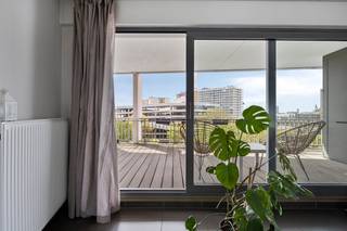 Dit zeer energiezuinig appartement combineert een knappe afwerking met een logische indeling. Gelegen op de vijfde verdieping geniet je van...