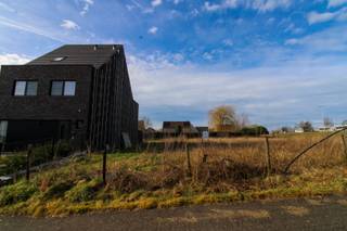 Bent u op zoek naar de ideale plek om uw droomhuis te bouwen? Deze bouwgrond gelegen in de Grote Dweersstraat (LOT2) in Temse, bestemd voor...