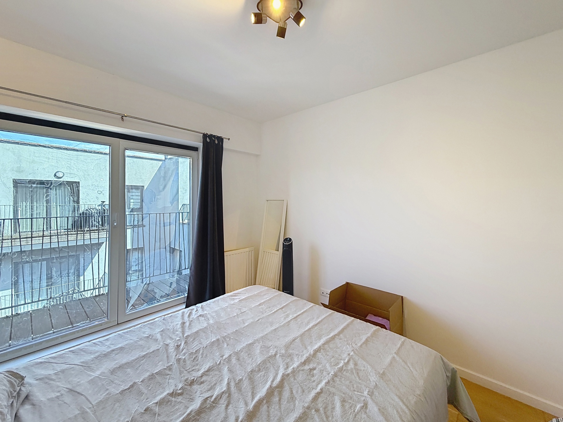 Nieuw appartement met 3 slaapkamers en parkeerplaats ! - foto 5