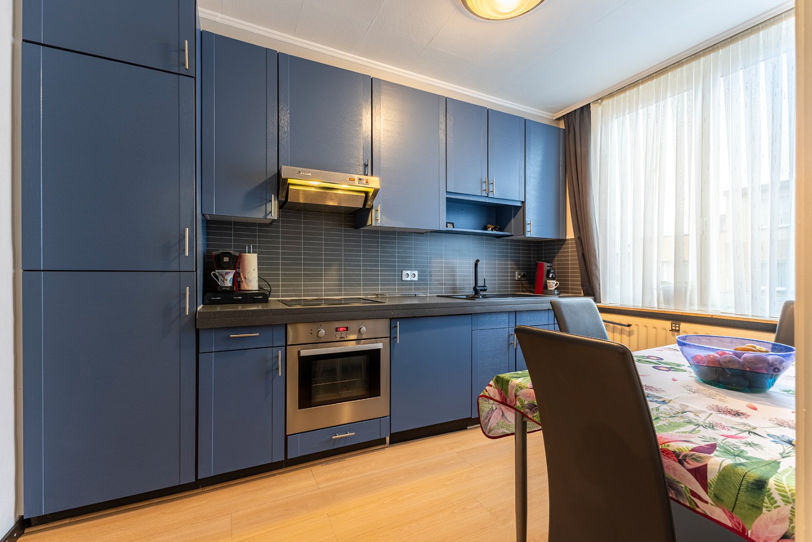 Appartement met terras (15m²) en 2 slaapkamers vlakbij Rivierenhof. - foto 5
