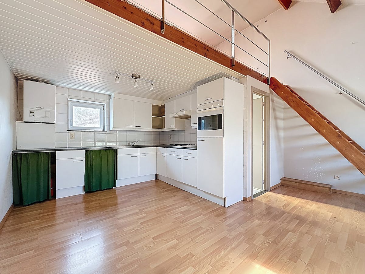 Spacious studio near the station for rent in Antwerp - photo 3