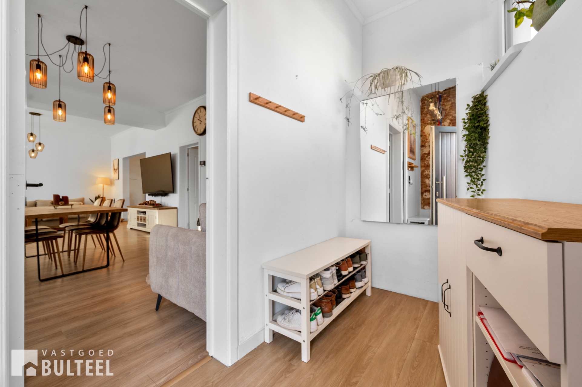 Ruime woning met 4 slaapkamers en garage. - foto 2