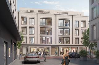 <div>
<p><strong>Iconische commerciële ruimte in de bruisende wijk Sint-Andries</strong></p>
<p>In het hart van Antwerpen ontmoeten geschiedenis en hedendaagse klasse elkaar in het spraakmakende project Kloosterhof. Centraal gelegen in de iconische Kloosterstraat, te midden van de levendige wijk Sint-Andries, omvat dit kleinschalige project twee exclusieve commerciële ruimtes. Deze units bieden een unieke opportuniteit voor ondernemers die willen ondernemen op een toplocatie met karakter en uitstraling.</p>
<p>Niet alleen de binnenruimte, maar ook de beleving errond staat centraal. Grote raampartijen en een sterke connectie met de straat zorgen voor maximale visibiliteit en een uitnodigende uitstraling. De commerciële ruimtes sluiten perfect aan bij de dynamiek van de buurt en bieden een inspirerende omgeving voor zowel retail als dienstverlening.</p>
<p>Duurzaamheid maakt integraal deel uit van het DNA van Kloosterhof. Geothermie voorziet in energie-efficiënte verwarming en koeling. Een ventilatiesysteem D garandeert een gezond en comfortabel binnenklimaat. Ook het waterbeheer is toekomstgericht, met hergebruik van regenwater voor diverse toepassingen.</p>
<p>Daarnaast bieden de ruimtes flexibiliteit in indeling en afwerking, zodat u het pand volledig kan afstemmen op uw concept en noden.</p>
<p>Een ondergrondse parkeergarage met fietsenstalling en bijkomende bergruimte vormt een extra troef, zowel voor u als uitbater als voor uw klanten.</p>
</div>
<div>
<p><span></span></p>
</div>