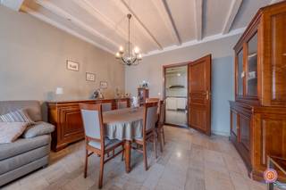 Vandaag nemen we je mee naar de rustige gemeente Bornem. Op wandelafstand van het centrum, vinden we deze ruime halfopen bebouwing terug.Bij het...